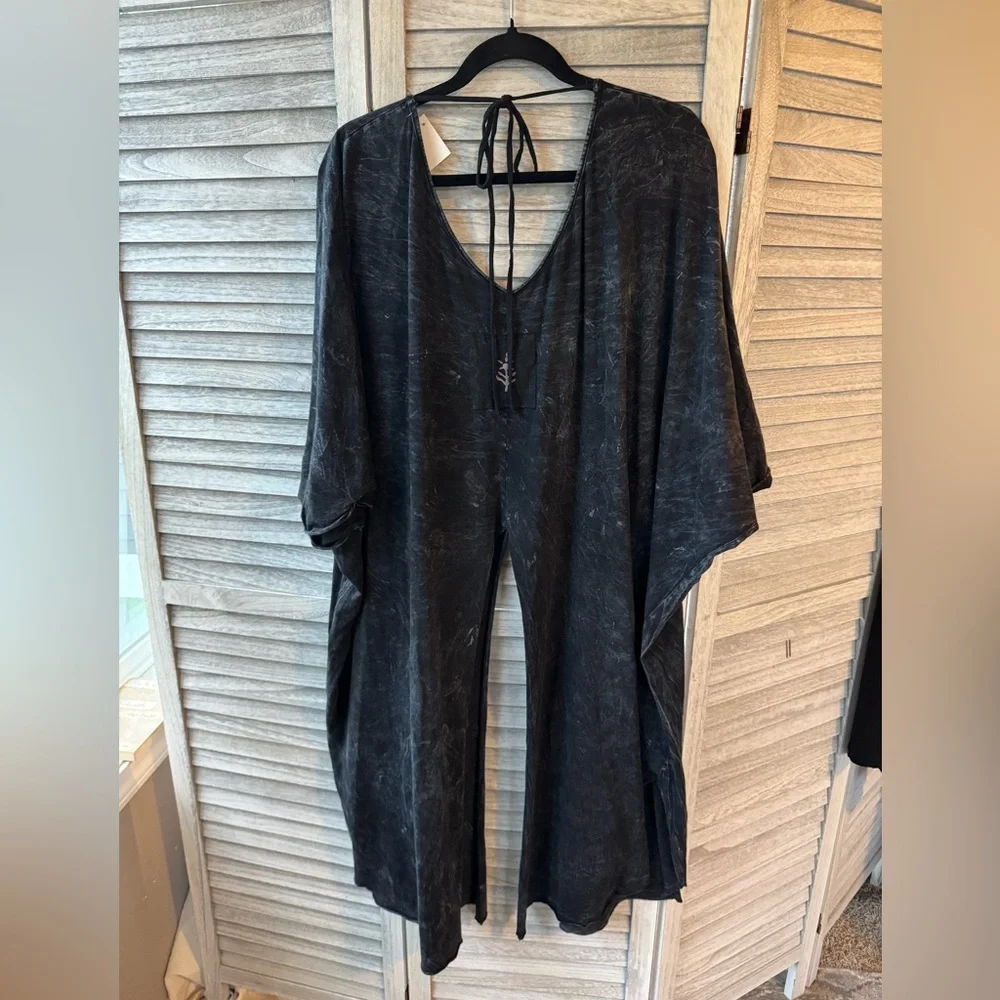 KB Dream line Split Tee Your Light is Enough - Picture 2 of 5